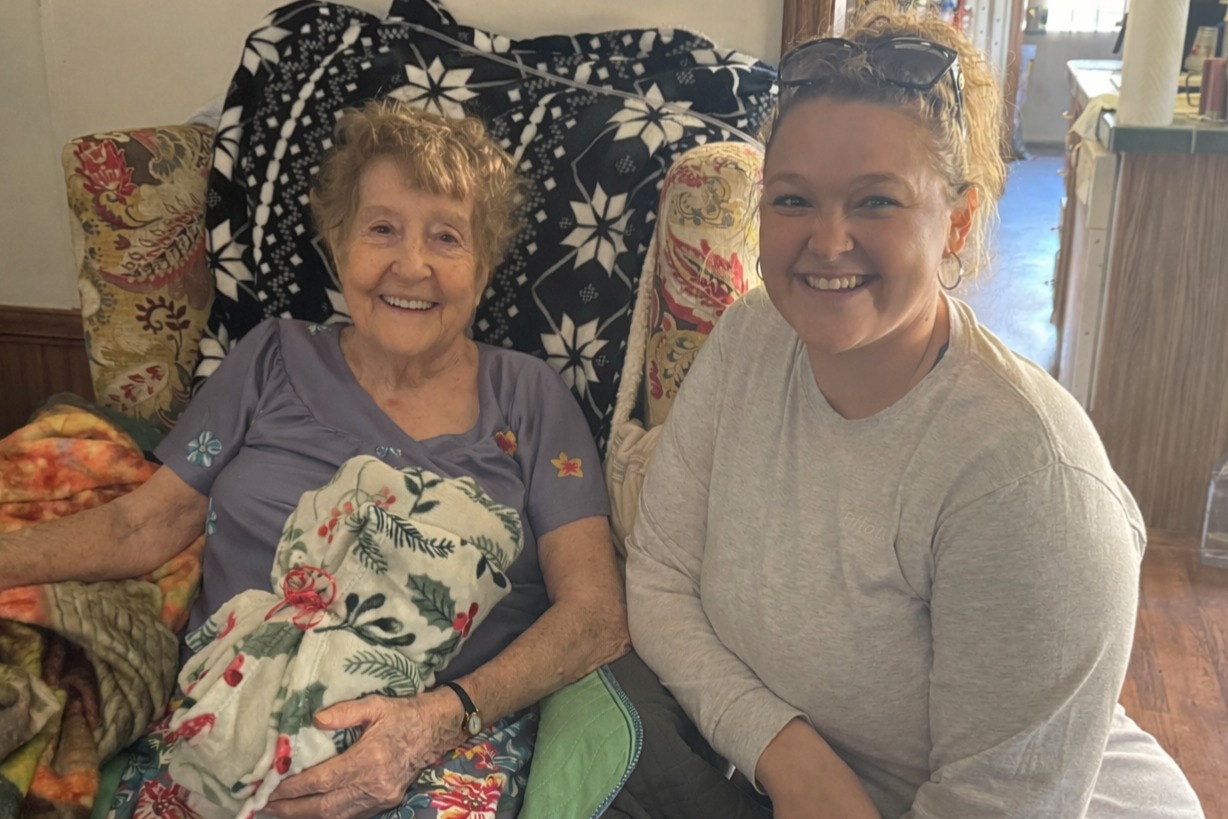 Assisting Hands Home Care of Elgin  Image #3